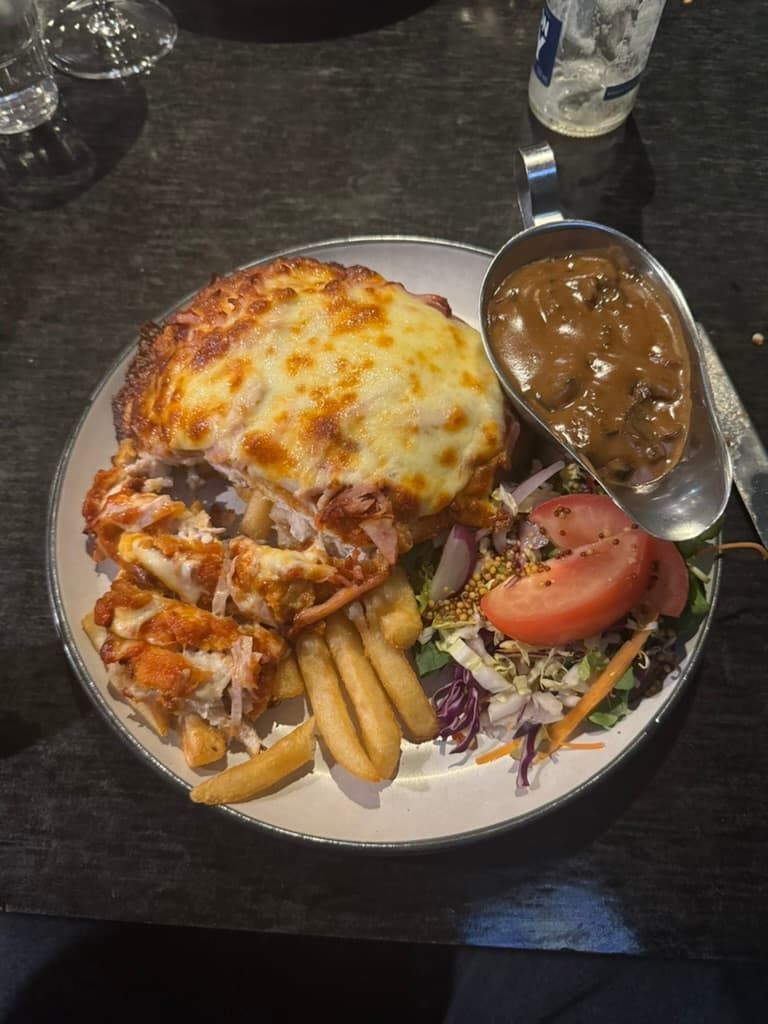 Penguin Pub parmi